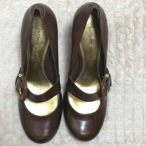 🎈Antonio Melani Leather Heels-donating soon 🎈